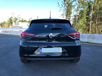 Renault Clio 2023 - 14750 EUR, 24600 km - AUTO.MOTO.pt - 24600km - foto 8 de 30