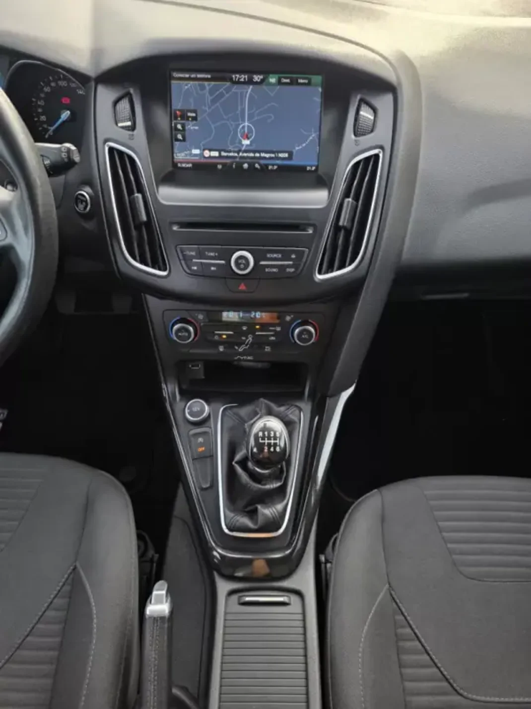 Ford Focus 2015 - 10990 EUR, 105000 km - AUTO.MOTO.pt - 105000km - foto 24 de 32