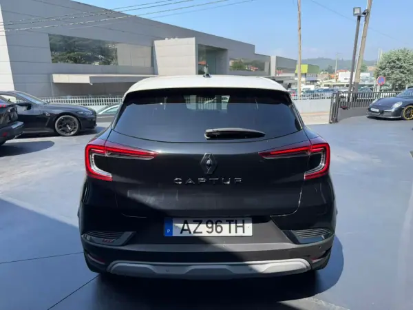 Renault Captur 2023 - 17900 EUR, 81925 km - AUTO.MOTO.pt - 81925km - foto 5 de 13