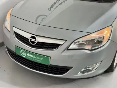 Opel Astra 2012 - 6250 EUR, 154000 km - AUTO.MOTO.pt - 154000km - foto 15 de 52