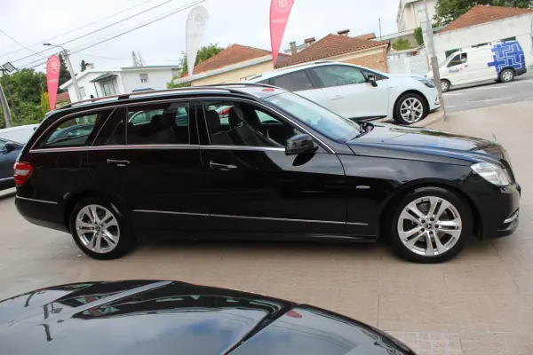 Mercedes-Benz E 250 2010 - 12990 EUR, 245000 km - AUTO.MOTO.pt - 245000km - foto 4 de 48
