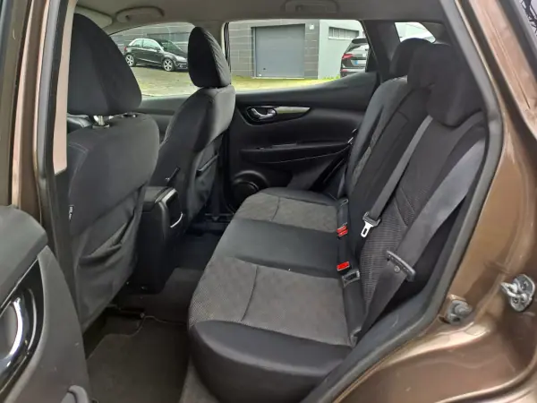 Nissan Qashqai 2015 - 13000 EUR, 125000 km - AUTO.MOTO.pt - 125000km - foto 16 de 22