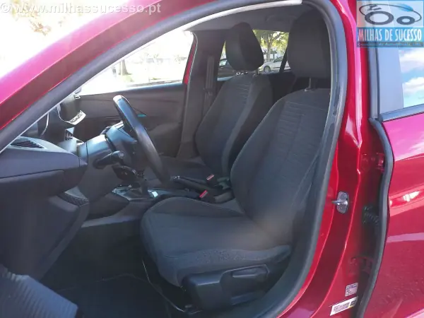 Peugeot 208 2021 - 14500 EUR, 40000 km - AUTO.MOTO.pt - 40000km - foto 32 de 35
