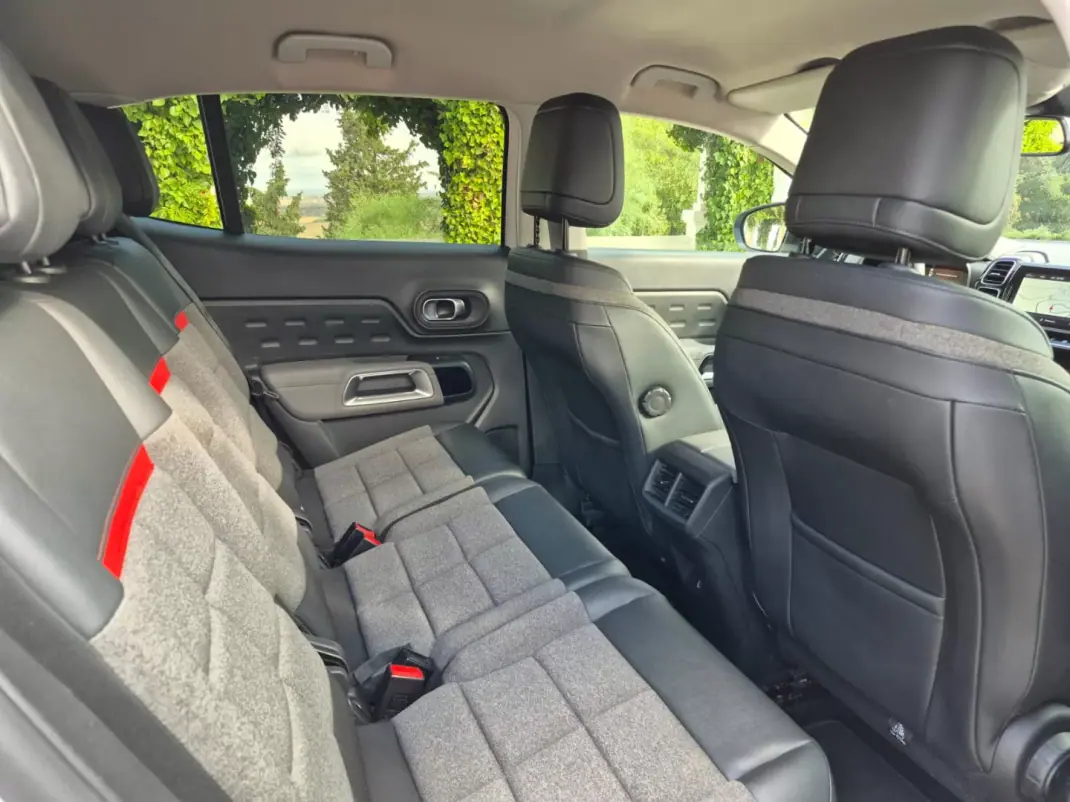 Citroën C5 Aircross 2019 - 20900 EUR, 75272 km - AUTO.MOTO.pt - 75272km - foto 19 de 23