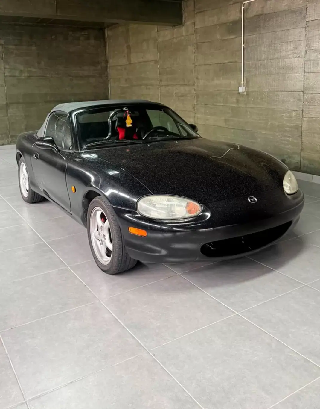 Mazda MX-5 1999 - 8750 EUR, 230000 km - AUTO.MOTO.pt - 230000km - foto 1 de 11