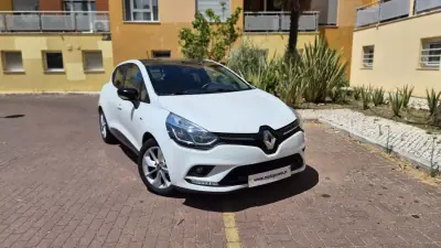 Renault Clio 2017 - 9780 EUR, 128000 km - AUTO.MOTO.pt - 128000km - foto 11 de 12