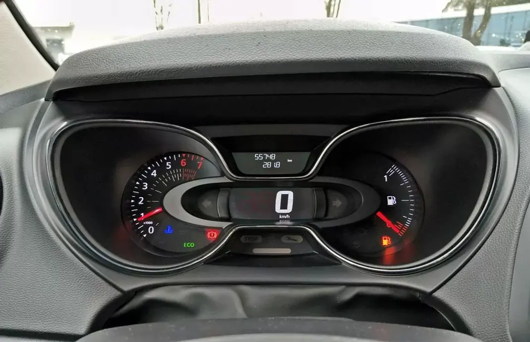 Renault Captur 2019 - 16900 EUR, 55740 km - AUTO.MOTO.pt - 55740km - foto 4 de 26