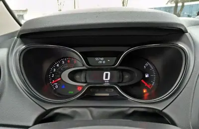Renault Captur 2019 - 16900 EUR, 55740 km - AUTO.MOTO.pt - 55740km - foto 4 de 26
