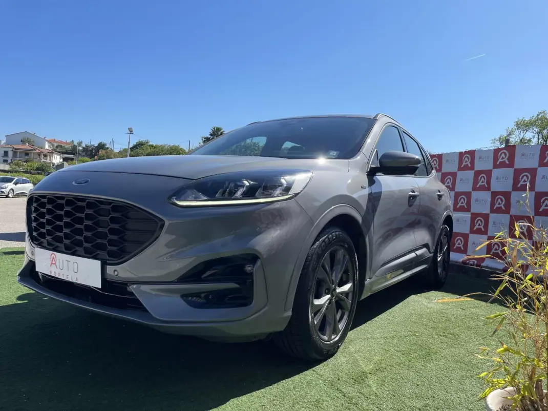 Ford Kuga 2022 - 17990 EUR, 85480 km - AUTO.MOTO.pt - 85480km - foto 5 de 22