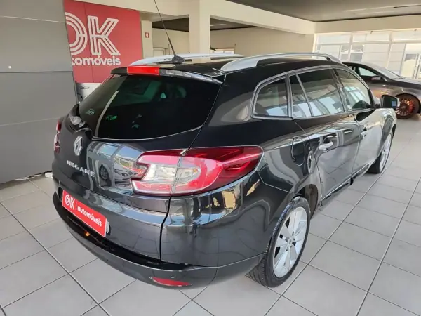 Renault Mégane Sport Tourer 2009 - 5450 EUR, 214000 km - AUTO.MOTO.pt - 214000km - foto 12 de 35