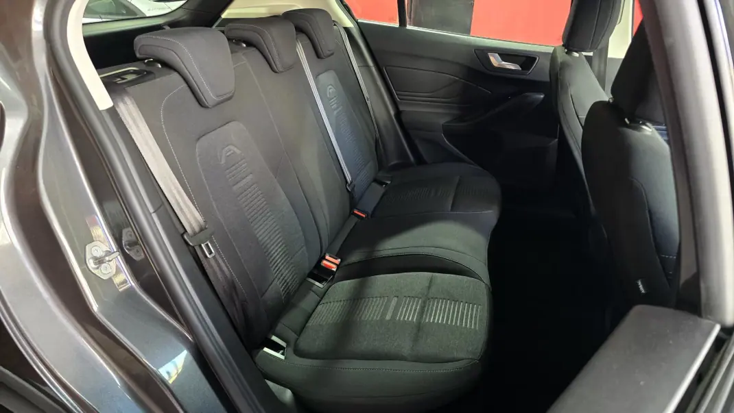 Ford Focus 2020 - 15990 EUR, 90544 km - AUTO.MOTO.pt - 90544km - foto 47 de 51