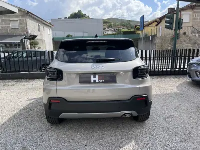 Jeep Avenger 2025 - 24990 EUR, 7270 km - AUTO.MOTO.pt - 7270km - foto 4 de 17