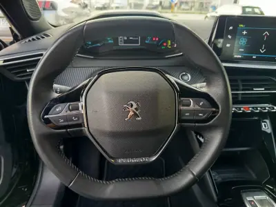 Peugeot e-2008 2022 - 17990 EUR, 70100 km - AUTO.MOTO.pt - 70100km - foto 16 de 19