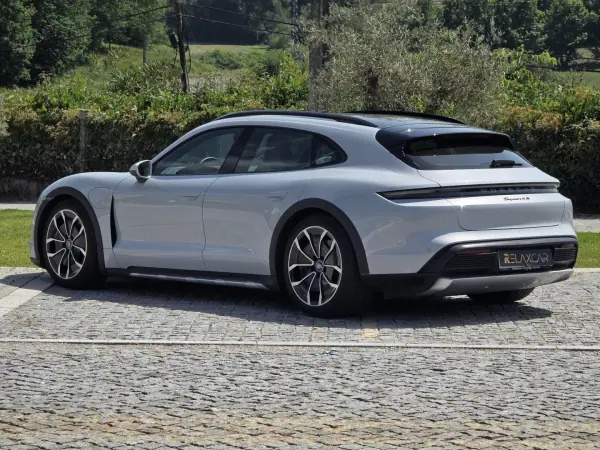 Porsche Taycan Cross Turismo 2021 - 65499 EUR, 59000 km - AUTO.MOTO.pt - 59000km - foto 11 de 40