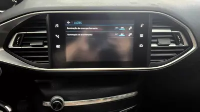 Peugeot 308 SW 2018 - 12650 EUR, 133760 km - AUTO.MOTO.pt - 133760km - foto 29 de 60