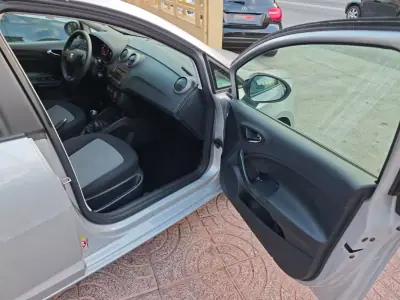 SEAT Ibiza 2016 - 10900 EUR, 80000 km - AUTO.MOTO.pt - 80000km - foto 21 de 29