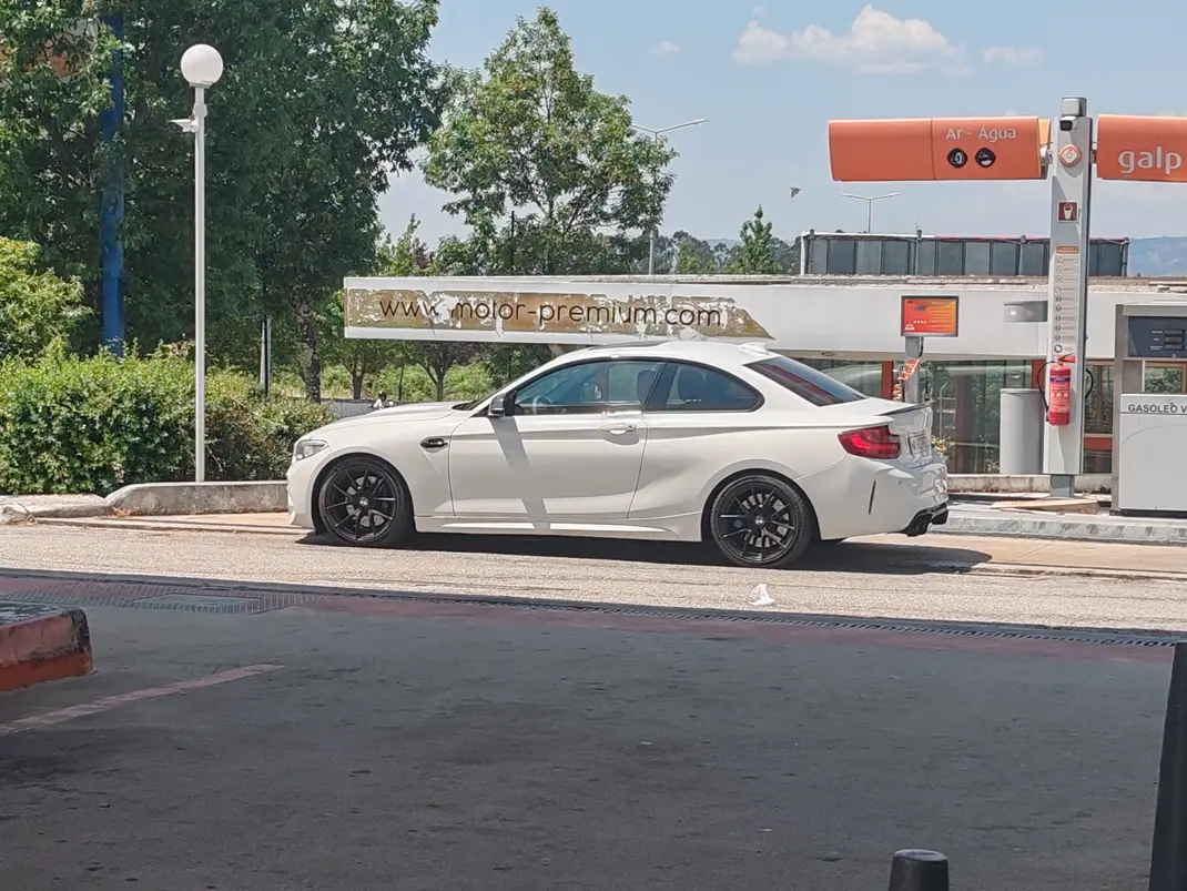 BMW 220 2015 - 15500 EUR, 290000 km - AUTO.MOTO.pt - 290000km - foto 1 de 16