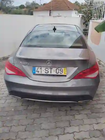Mercedes-Benz CLA 180 2017 - 15000 EUR, 165000 km - AUTO.MOTO.pt - 165000km - foto 8 de 8