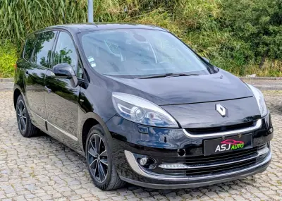 Renault Grand Scénic 2012 - 7250 EUR, 215638 km - AUTO.MOTO.pt - 215638km - foto 4 de 28