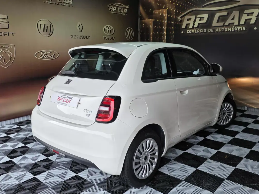 Fiat 500e 2023 - 15990 EUR, 8000 km - AUTO.MOTO.pt - 8000km - foto 13 de 20