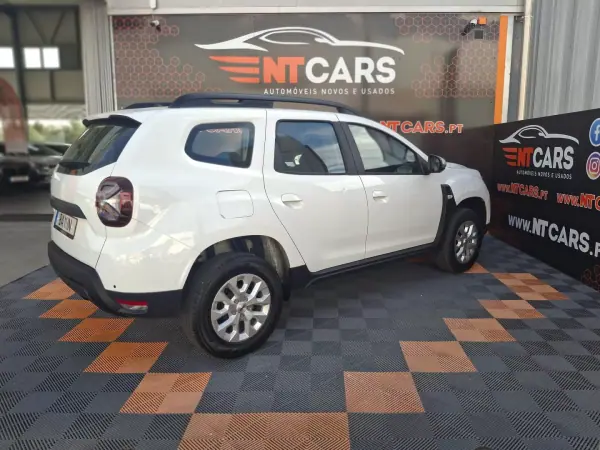 Dacia Duster 2023 — photo 2 of 11