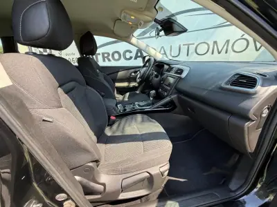 Renault Kadjar 2017 - 14900 EUR, 124200 km - AUTO.MOTO.pt - 124200km - foto 19 de 52