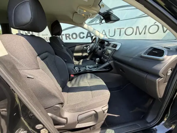 Renault Kadjar 2017 - 14900 EUR, 124200 km - AUTO.MOTO.pt - 124200km - foto 19 de 52