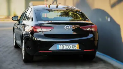 Opel Insignia Grand Sport 2019 - 14950 EUR, 70795 km - AUTO.MOTO.pt - 70795km - foto 12 de 36