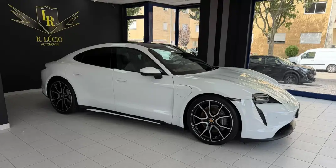 Porsche Taycan 2023 - 67000 EUR, 46411 km - 46411km - foto 3 de 40