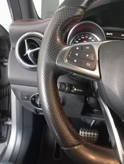 Mercedes-Benz GLA 220 2018 - 27500 EUR, 105000 km - AUTO.MOTO.pt - 105000km - foto 15 de 39