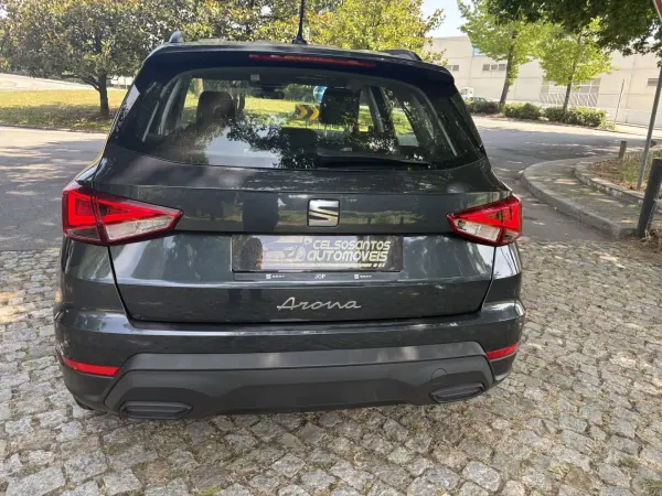 SEAT Arona 2025 - 22000 EUR, 10000 km - AUTO.MOTO.pt - 10000km - foto 9 de 27