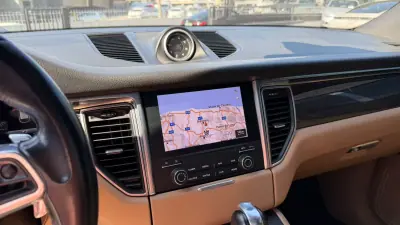 Porsche Macan 2016 - 37900 EUR, 216000 km - 216000km - foto 9 de 14