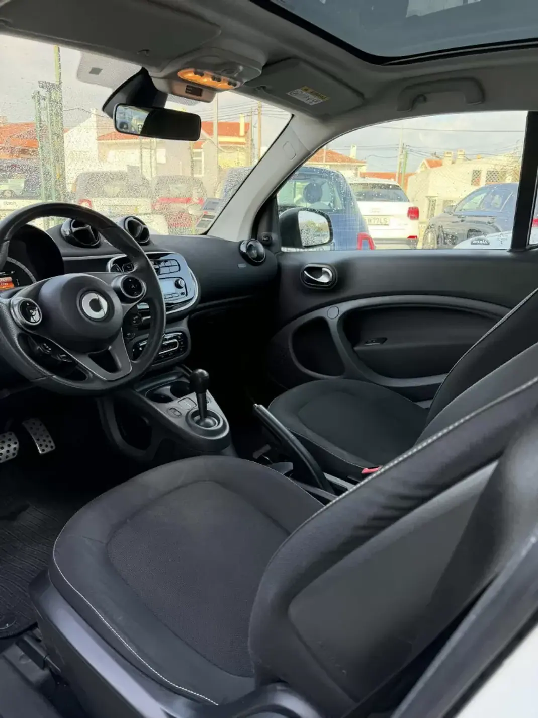 Smart ForTwo Coupé 2015 - 11480 EUR, 60000 km - AUTO.MOTO.pt - 60000km - foto 4 de 4