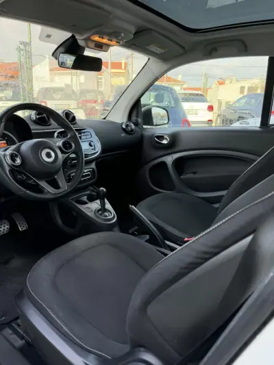 Smart ForTwo Coupé 2015 - 11480 EUR, 60000 km - AUTO.MOTO.pt - 60000km - foto 4 de 4