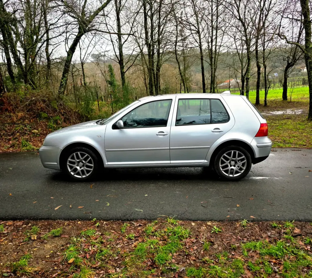 Volkswagen Golf 2001 - 4990 EUR, 358400 km - AUTO.MOTO.pt - 358400km - foto 6 de 23
