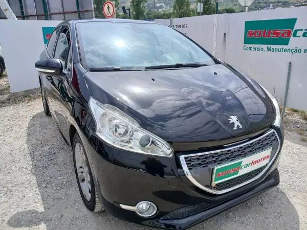 Peugeot 208 2013 - 7450 EUR, 80448 km - AUTO.MOTO.pt - 80448km - foto 6 de 25