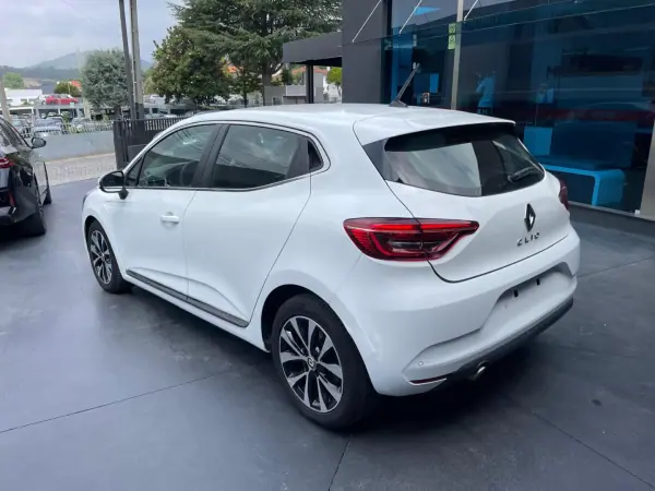 Renault Clio 2022 - 14900 EUR, 91000 km - AUTO.MOTO.pt - 91000km - foto 4 de 14
