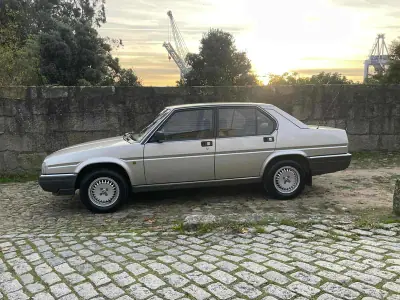 Alfa Romeo 90 1988 - 18900 EUR, 27700 km - AUTO.MOTO.pt - 27700km - foto 9 de 60