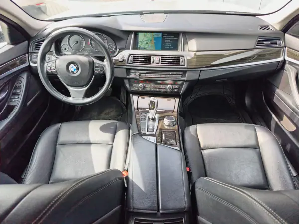 BMW 518 2013 - 16500 EUR, 200660 km - AUTO.MOTO.pt - 200660km - foto 9 de 17