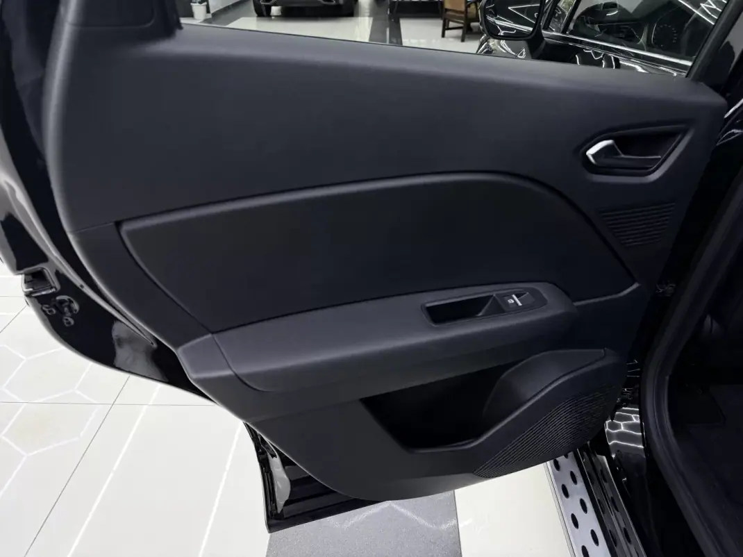 Renault Captur 2021 - 17950 EUR, 153785 km - 153785km - foto 40 de 44