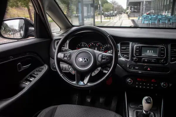 Kia Carens 2018 - 10790 EUR, 241075 km - AUTO.MOTO.pt - 241075km - foto 35 de 40