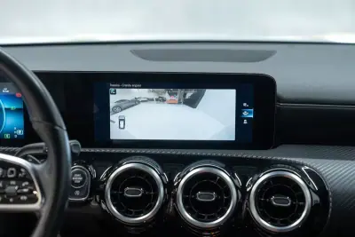 Mercedes-Benz CLA 180 2023 - 29950 EUR, 70000 km - AUTO.MOTO.pt - 70000km - foto 37 de 43