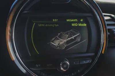 MINI One 2018 - 18980 EUR, 61420 km - AUTO.MOTO.pt - 61420km - foto 9 de 30