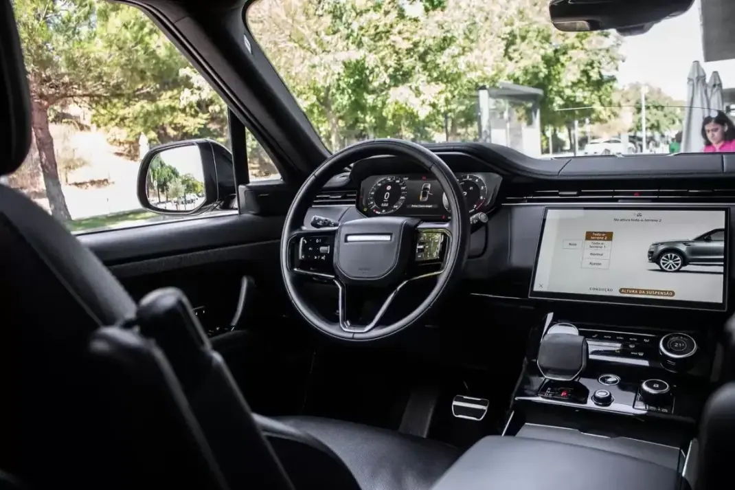 Land Rover Range Rover Sport 2023 - 83990 EUR, 131215 km - AUTO.MOTO.pt - 131215km - foto 35 de 46