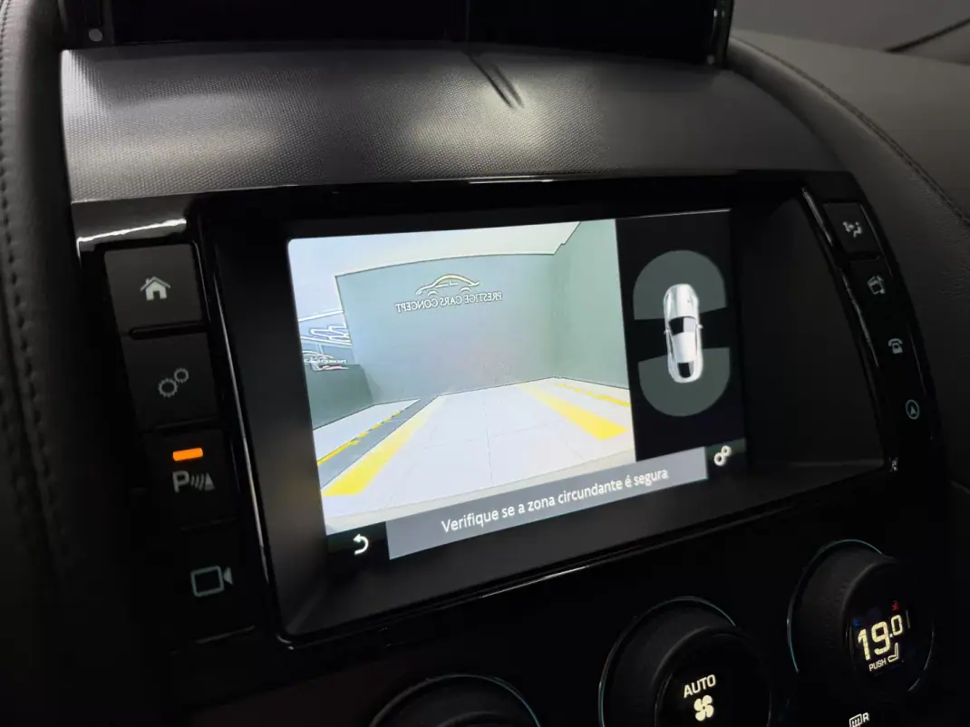Jaguar F-Type 2018 - 48950 EUR, 57634 km - 57634km - foto 39 de 43