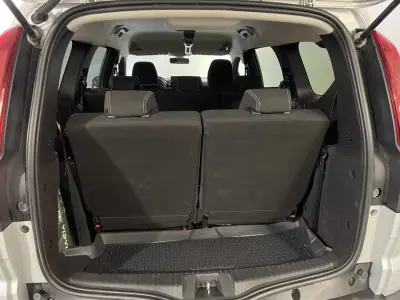 Dacia Jogger 2023 - 16450 EUR, 81000 km - AUTO.MOTO.pt - 81000km - foto 4 de 31