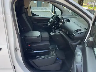 Citroën Berlingo 2021 - 12300 EUR, 118000 km - AUTO.MOTO.pt - 118000km - foto 21 de 38