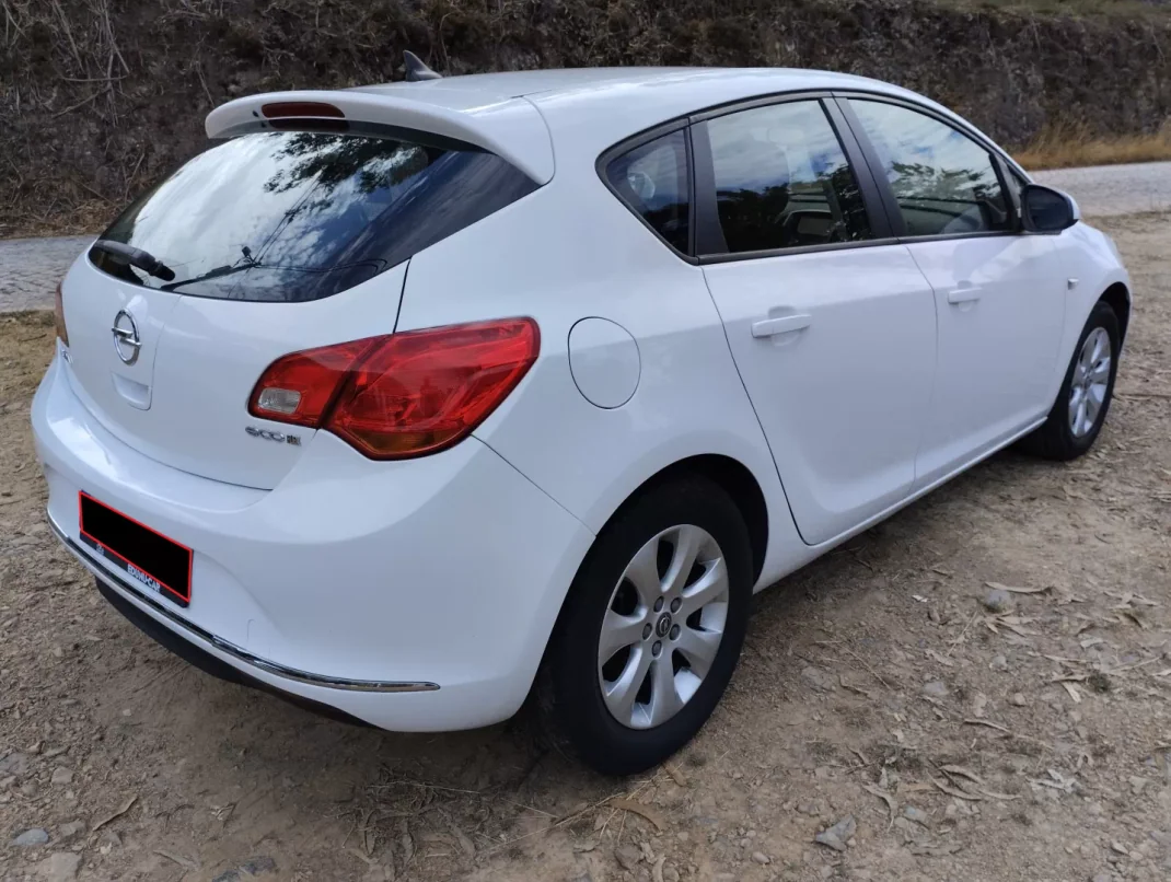 Opel Astra 2015 - 8950 EUR, 190000 km - AUTO.MOTO.pt - 190000km - foto 7 de 31
