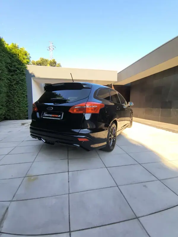 Ford Focus SW 2019 - 13900 EUR, 184000 km - AUTO.MOTO.pt - 184000km - foto 6 de 29