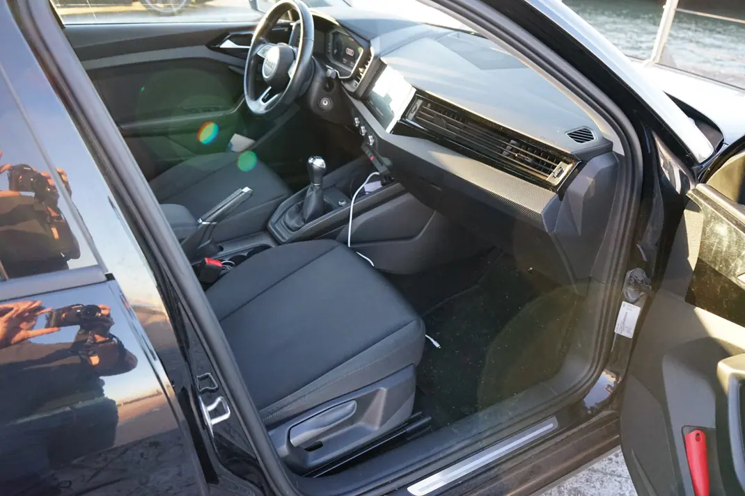 Audi A1 Sportback 2021 - 17000 EUR, 96000 km - AUTO.MOTO.pt - 96000km - foto 7 de 8